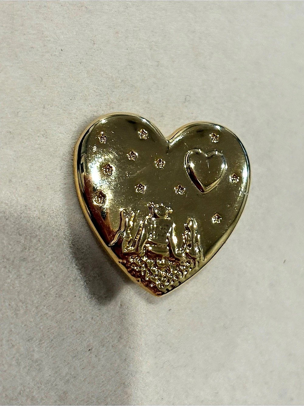 Variety Co DreamWorks Shrek and Fiona Heart Pin Heart Brooch Gold